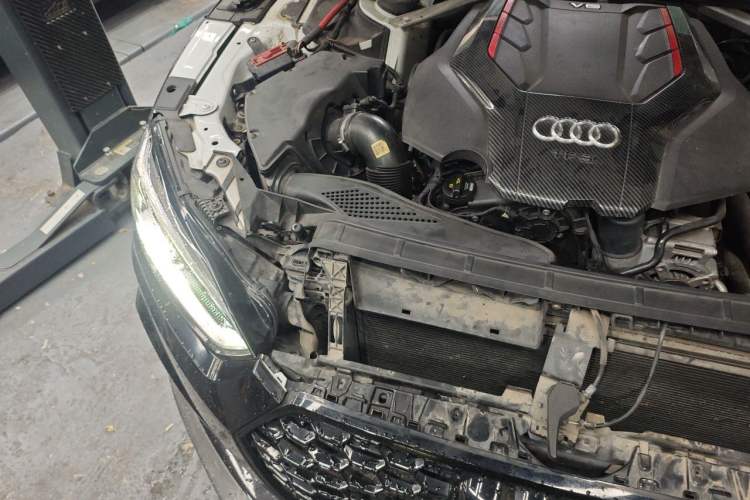 Used Audi A5 2017 Sportback 40 TFSI Fashion Model Engine Bay Right