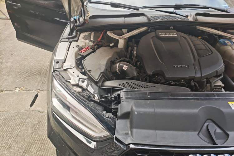 Used Audi A5 2017 Sportback 40 TFSI Fashion Model Engine Bay Right