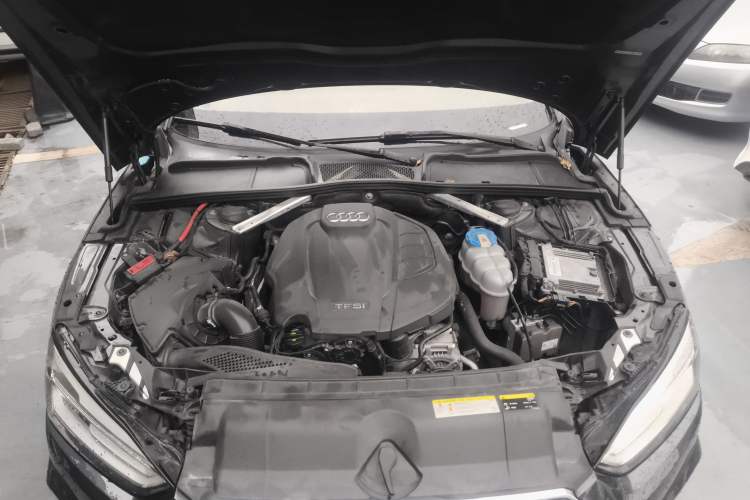 Used Audi A5 2017 Sportback 40 TFSI Fashion Model Engine Bay