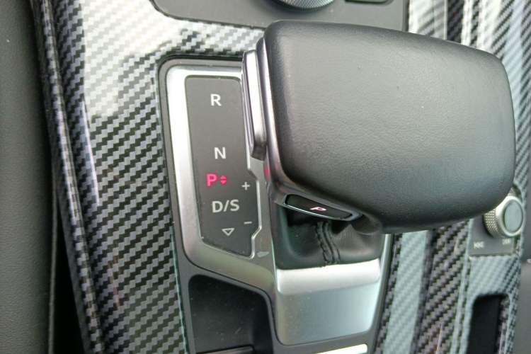 Used Audi A5 2017 Coupe 40 TFSI Fashion Model Gear Lever