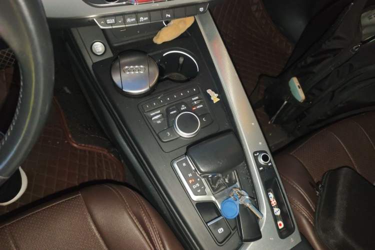 Used Audi A5 2017 Sportback 40 TFSI Fashion Model Gear Lever