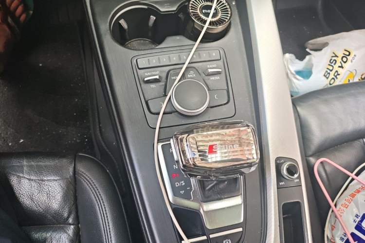 Used Audi A5 2017 Sportback 40 TFSI Fashion Model Gear Lever
