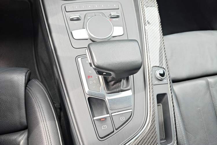 Used Audi A5 2017 Sportback 45 TFSI Sport Edition Gear Lever