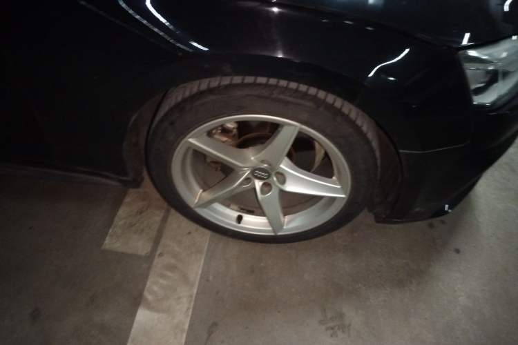 Used Audi A5 2017 Sportback 40 TFSI Fashion Model Right Front Wheel Hub