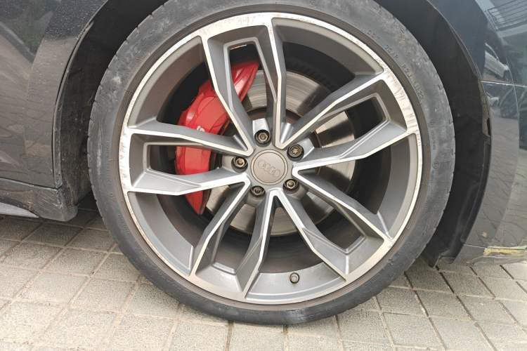 Used Audi A5 2017 Sportback 45 TFSI Sport Edition Right Front Wheel Hub