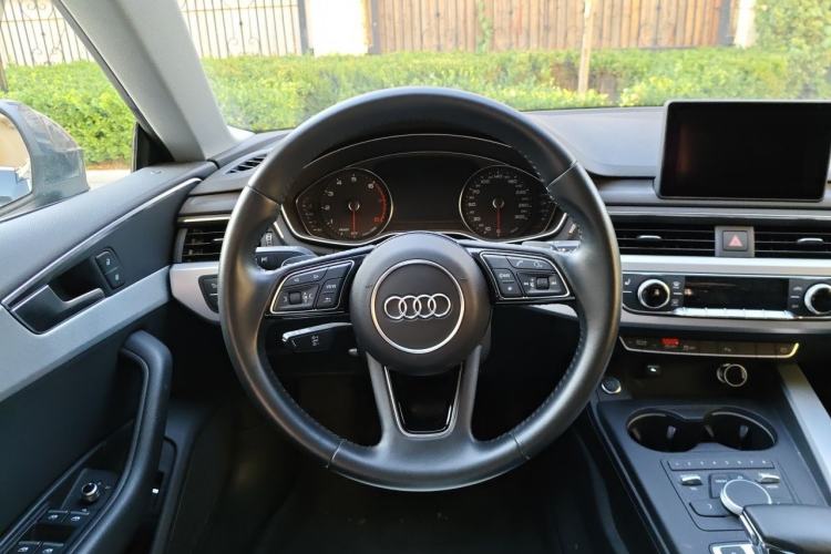 Used Audi A5 2017 Sportback 45 TFSI Fashion Model Steering Wheel