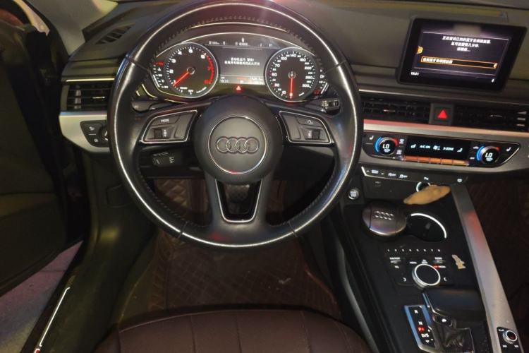 Used Audi A5 2017 Sportback 40 TFSI Fashion Model Steering Wheel