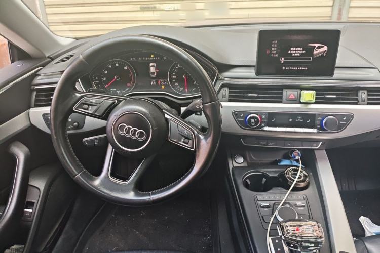 Used Audi A5 2017 Sportback 40 TFSI Fashion Model Steering Wheel