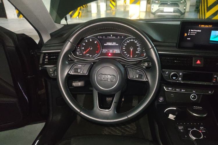 Used Audi A5 2017 Sportback 40 TFSI Fashion Model Steering Wheel