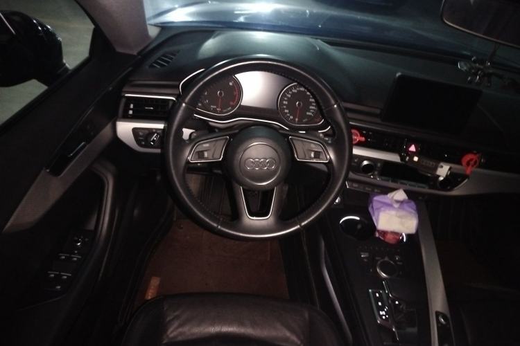 Used Audi A5 2017 Sportback 40 TFSI Fashion Model Steering Wheel