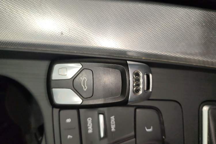 Used Audi A5 2017 Coupe 40 TFSI Fashion Model Vehicle Key