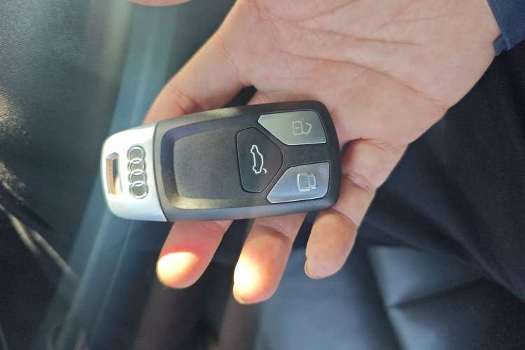 Used Audi A5 2017 Sportback 40 TFSI Fashion Model Vehicle Key