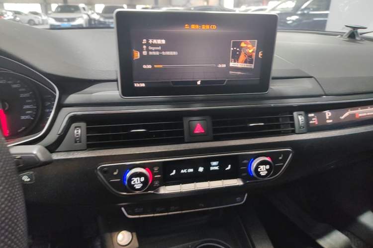 Used Audi A5 2017 Coupe 40 TFSI Fashion Model Audio And AC Panel