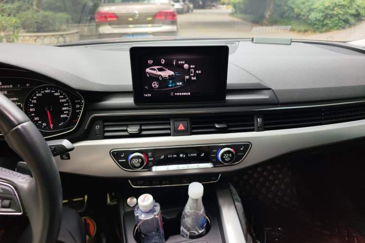 Used Audi A5 2017 Sportback 40 TFSI Fashion Model Audio And AC Panel