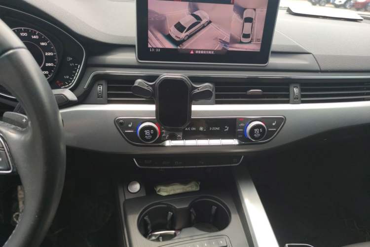 Used Audi A5 2017 Sportback 40 TFSI Fashion Model Audio And AC Panel