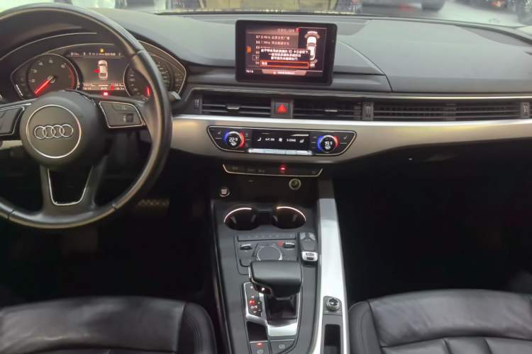 Used Audi A5 2017 Sportback 40 TFSI Fashion Model Audio And AC Panel