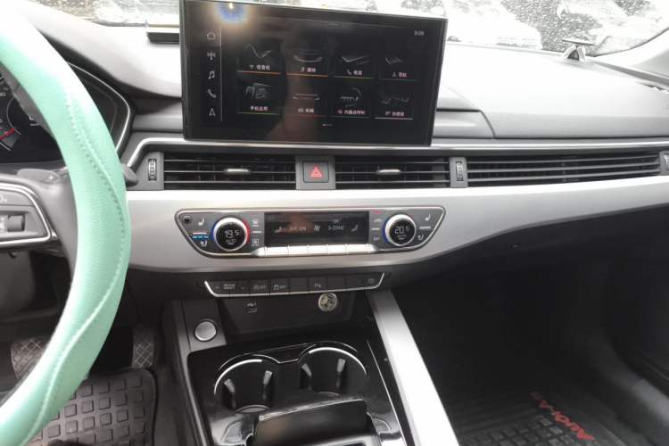 Used Audi A5 2017 Coupe 40 TFSI Fashion Model Audio And AC Panel