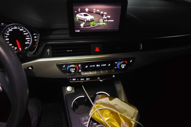 Used Audi A5 2017 Sportback 40 TFSI Fashion Model Audio And AC Panel
