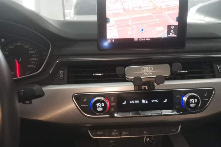 Used Audi A5 2017 Sportback 40 TFSI Fashion Model Audio And AC Panel