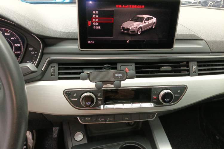 Used Audi A5 2017 Sportback 45 TFSI Sport Edition Audio And AC Panel
