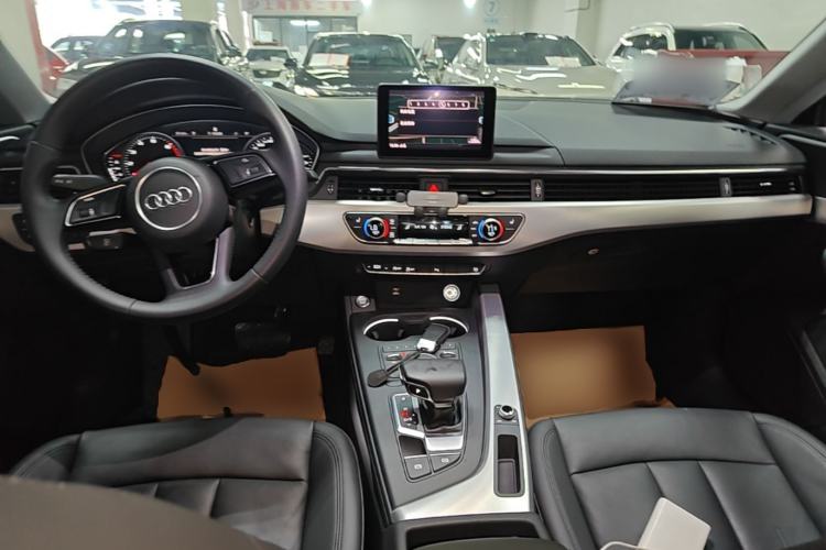 Used Audi A5 2017 Sportback 45 TFSI Fashion Model Center Console