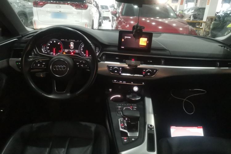 Used Audi A5 2017 Sportback 40 TFSI Fashion Model Center Console