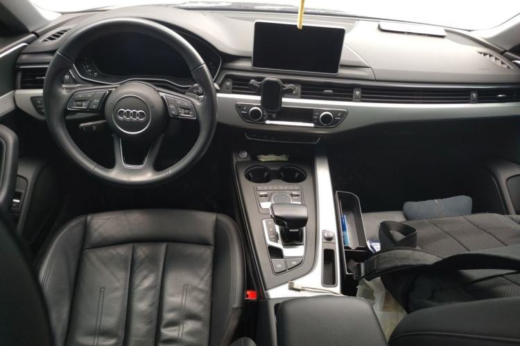 Used Audi A5 2017 Sportback 40 TFSI Fashion Model Center Console