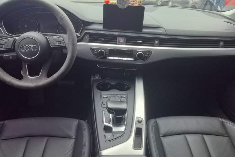 Used Audi A5 2017 Sportback 40 TFSI Fashion Model Center Console