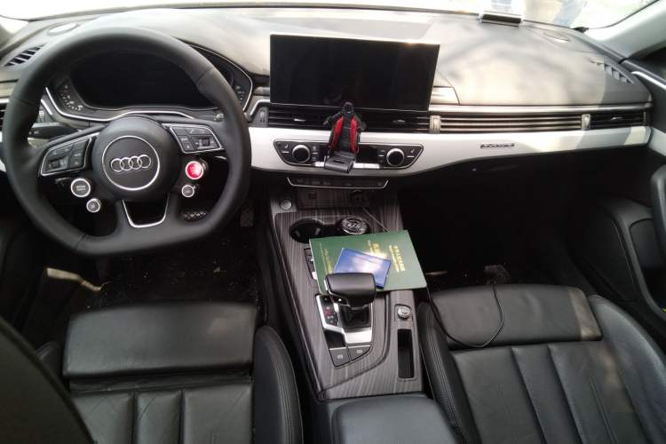 Used Audi A5 2017 Sportback 45 TFSI quattro Sport Model Center Console