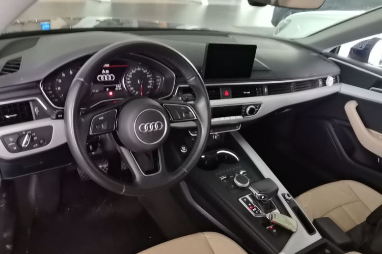 Used Audi A5 2017 Coupe 40 TFSI Fashion Model Center Console