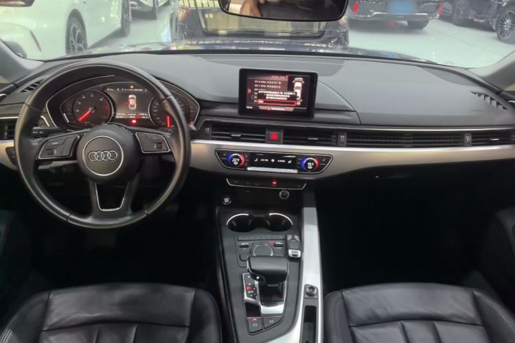 Used Audi A5 2017 Sportback 40 TFSI Fashion Model Center Console