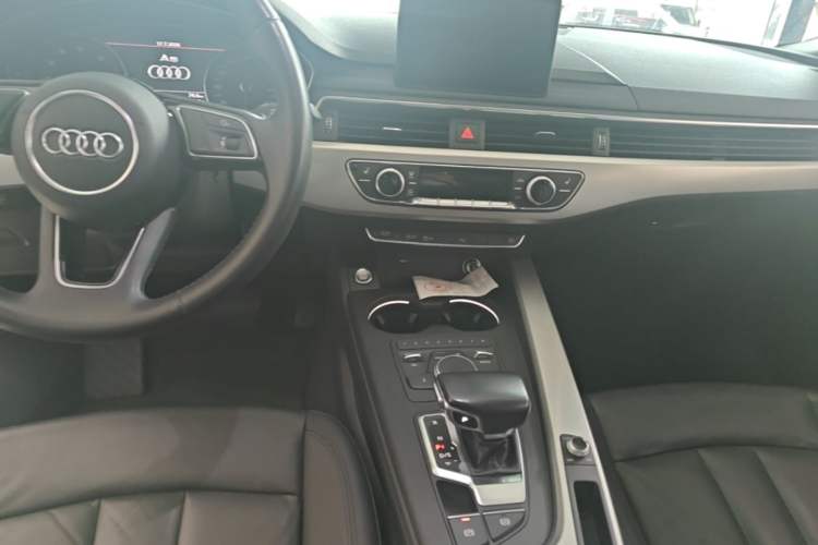 Used Audi A5 2017 Sportback 40 TFSI Fashion Model Center Console