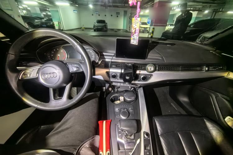 Used Audi A5 2017 Cabriolet 40 TFSI Fashion Model Center Console