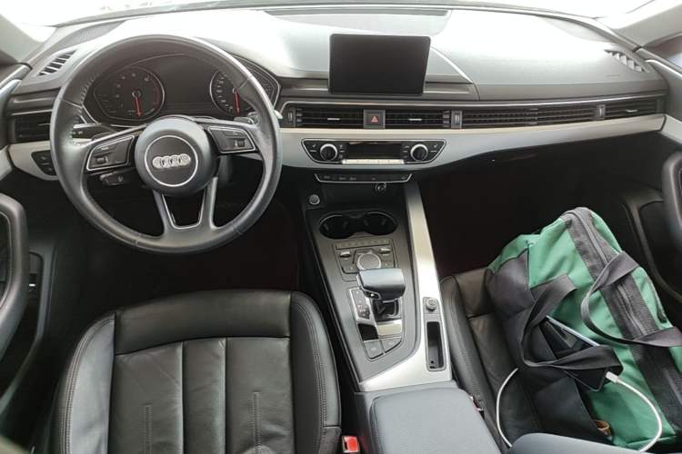 Used Audi A5 2017 Sportback 40 TFSI Fashion Model Center Console