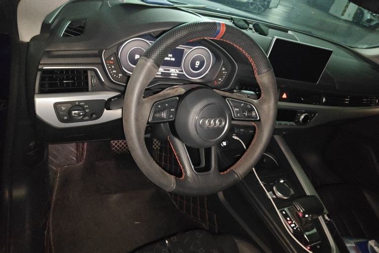 Used Audi A5 2017 Sportback 45 TFSI Sport Edition Center Console