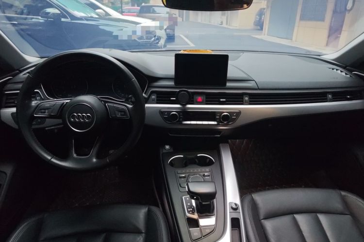 Used Audi A5 2017 Sportback 45 TFSI Sport Edition Center Console
