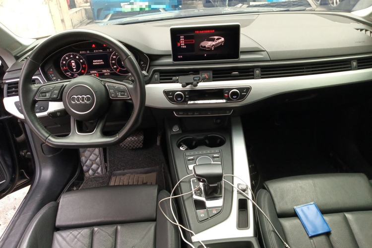 Used Audi A5 2017 Sportback 45 TFSI Sport Edition Center Console