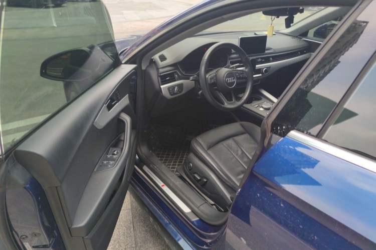 Used Audi A5 2017 Sportback 40 TFSI Fashion Model Driver Seat