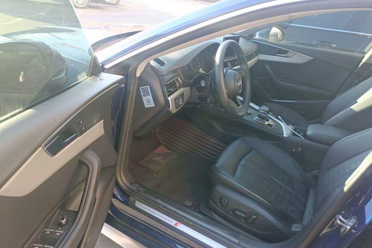 Used Audi A5 2017 Sportback 40 TFSI Fashion Model Driver Seat