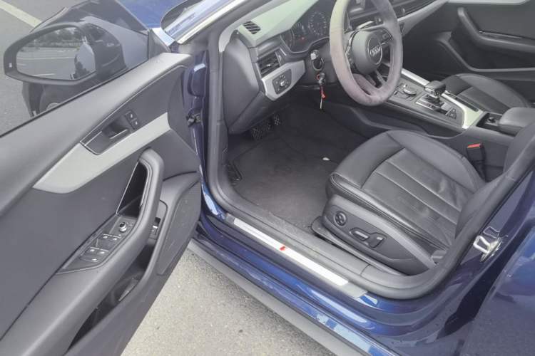 Used Audi A5 2017 Sportback 40 TFSI Fashion Model Driver Seat