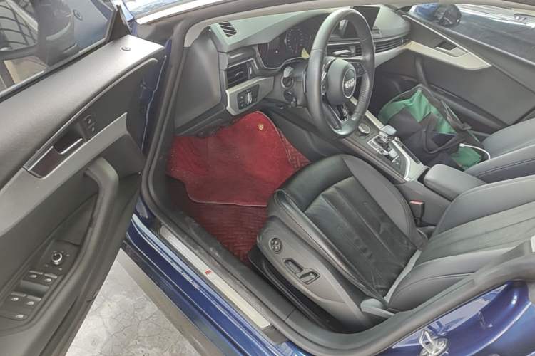 Used Audi A5 2017 Sportback 40 TFSI Fashion Model Driver Seat