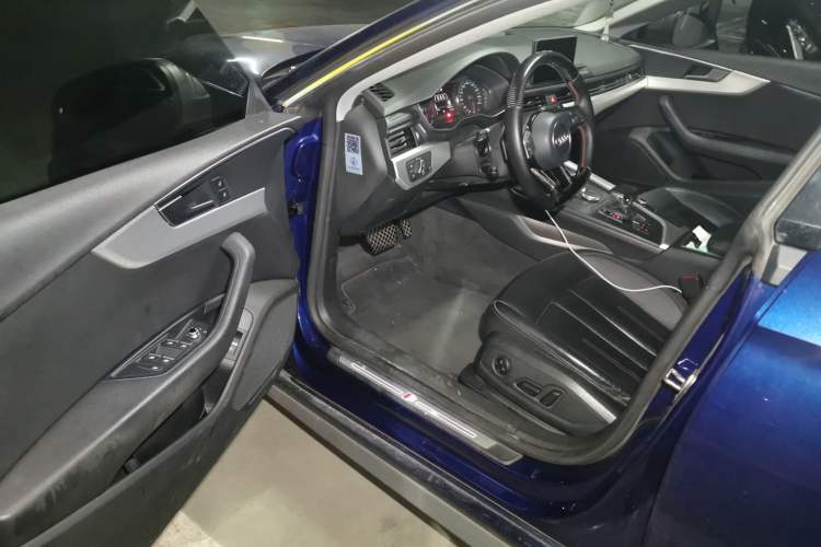 Used Audi A5 2017 Sportback 40 TFSI Fashion Model Driver Seat