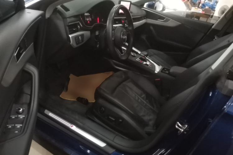 Used Audi A5 2017 Sportback 40 TFSI Fashion Model Driver Seat