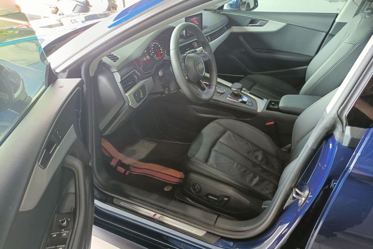 Used Audi A5 2017 Sportback 40 TFSI Fashion Model Driver Seat
