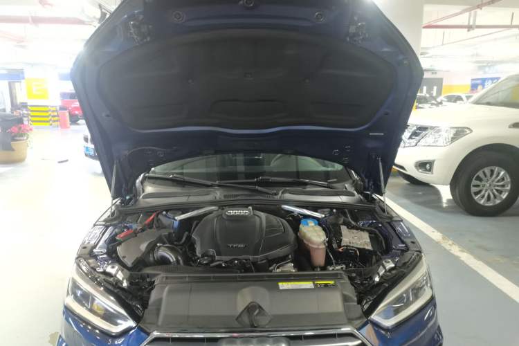 Used Audi A5 2017 Sportback 45 TFSI Fashion Model Engine Bay