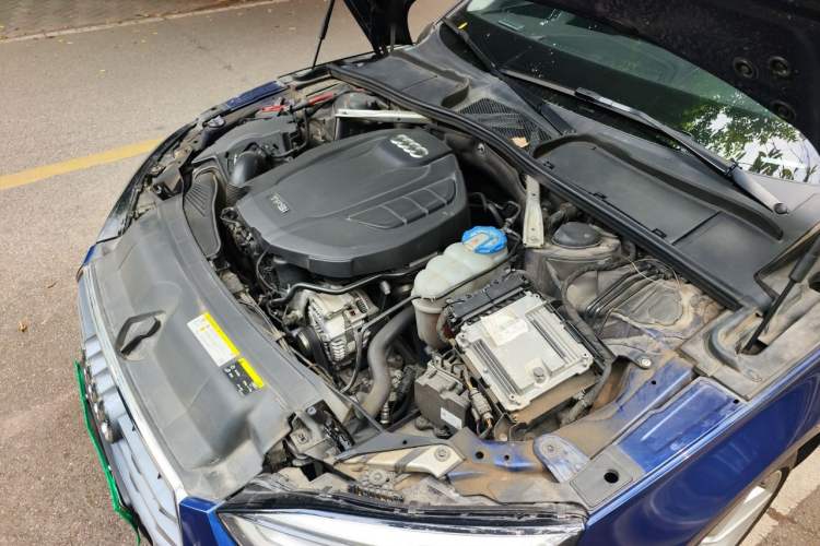 Used Audi A5 2017 Sportback 40 TFSI Fashion Model Engine Bay Left