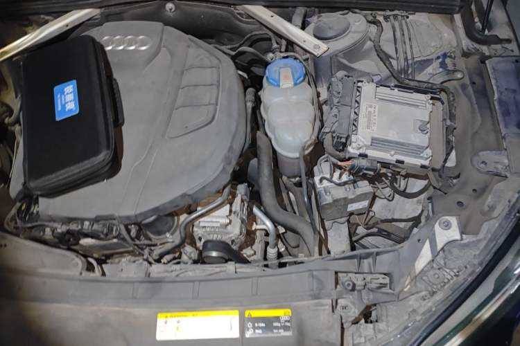 Used Audi A5 2017 Sportback 40 TFSI Fashion Model Engine Bay Left