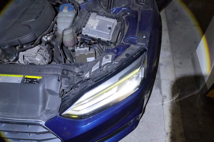 Used Audi A5 2017 Sportback 40 TFSI Fashion Model Engine Bay Left