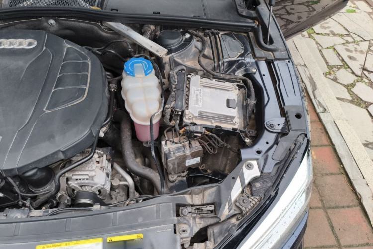 Used Audi A5 2017 Coupe 40 TFSI Fashion Model Engine Bay Left