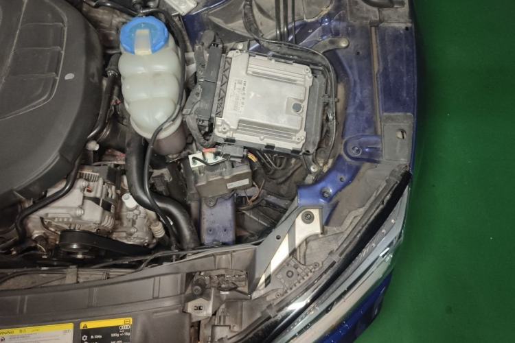 Used Audi A5 2017 Sportback 40 TFSI Fashion Model Engine Bay Left